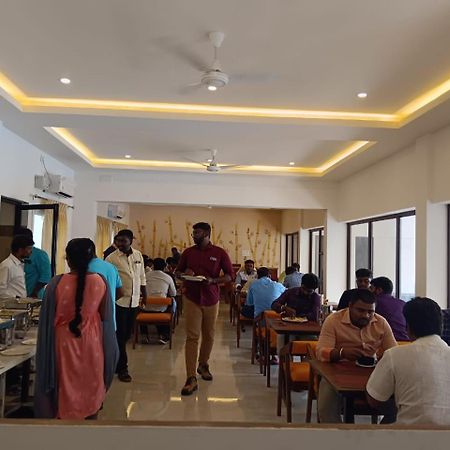 Hotel The Riviera Theni Allinagaram Exterior foto