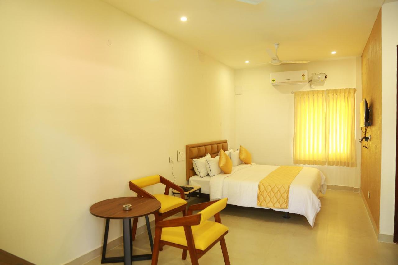 Hotel The Riviera Theni Allinagaram Exterior foto