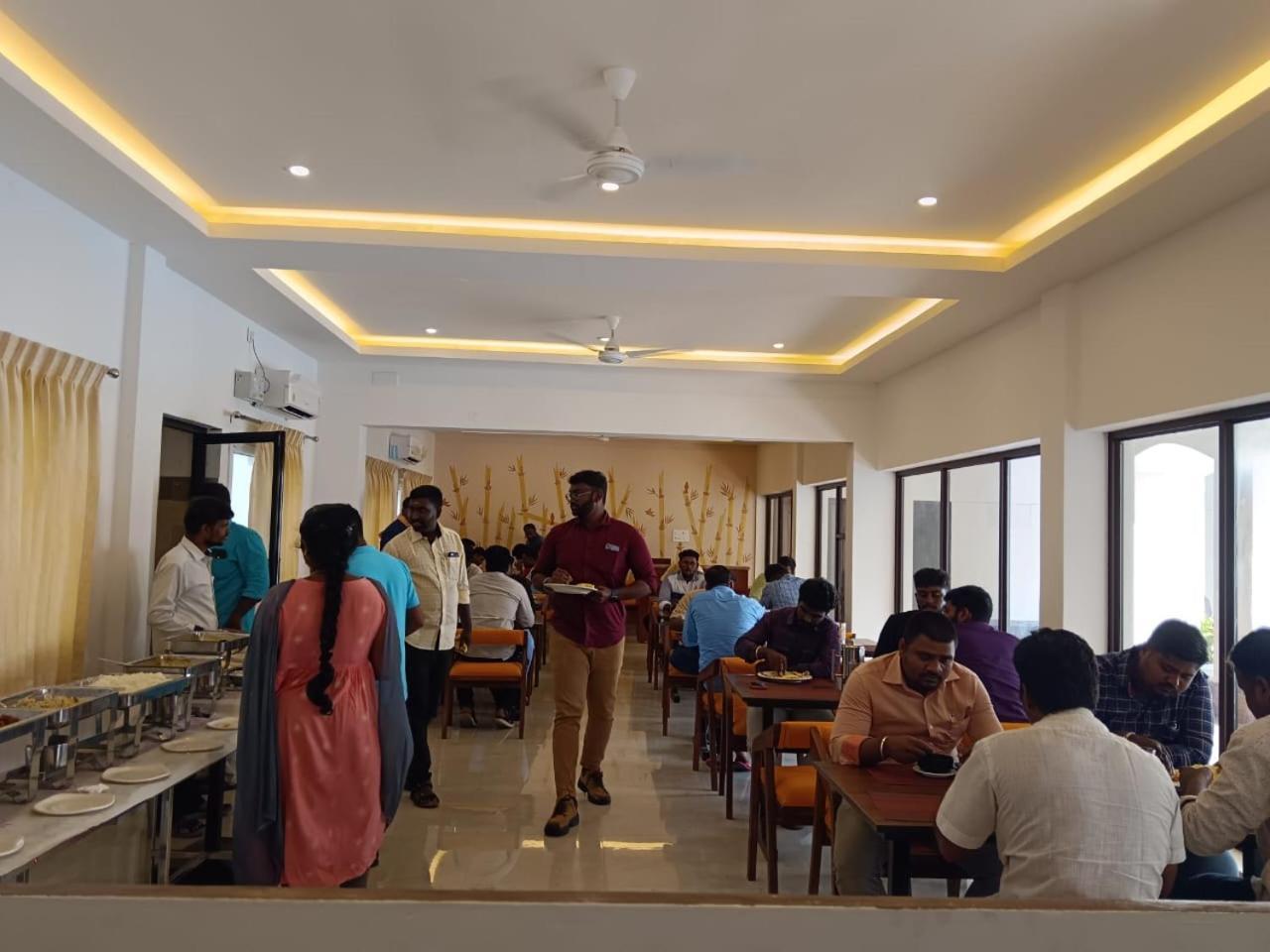 Hotel The Riviera Theni Allinagaram Exterior foto