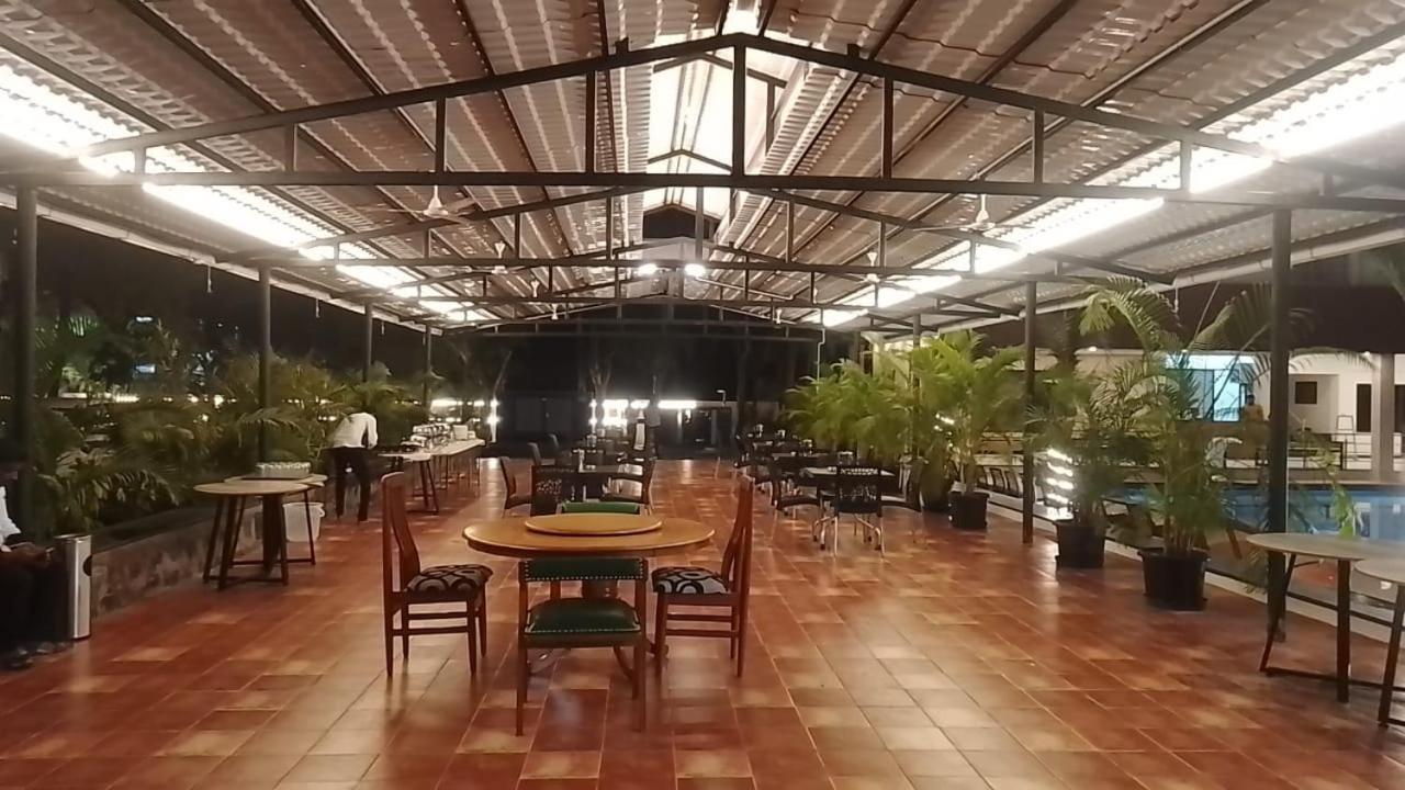 Hotel The Riviera Theni Allinagaram Exterior foto